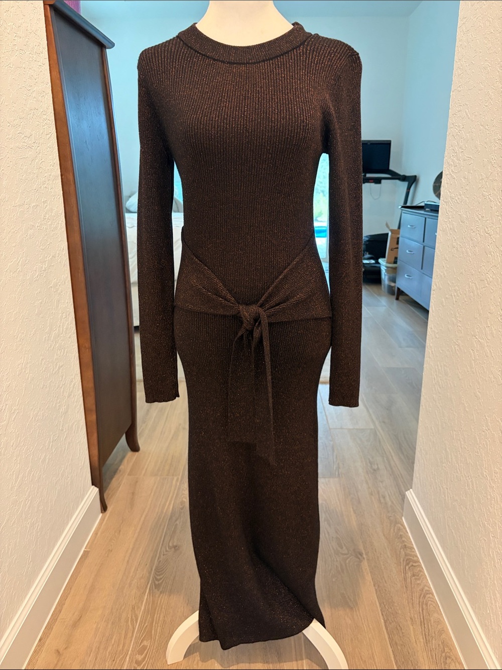 Evereve Dark Brown Ribbed Tie-Waist Long-Sleeve Maxi Dress